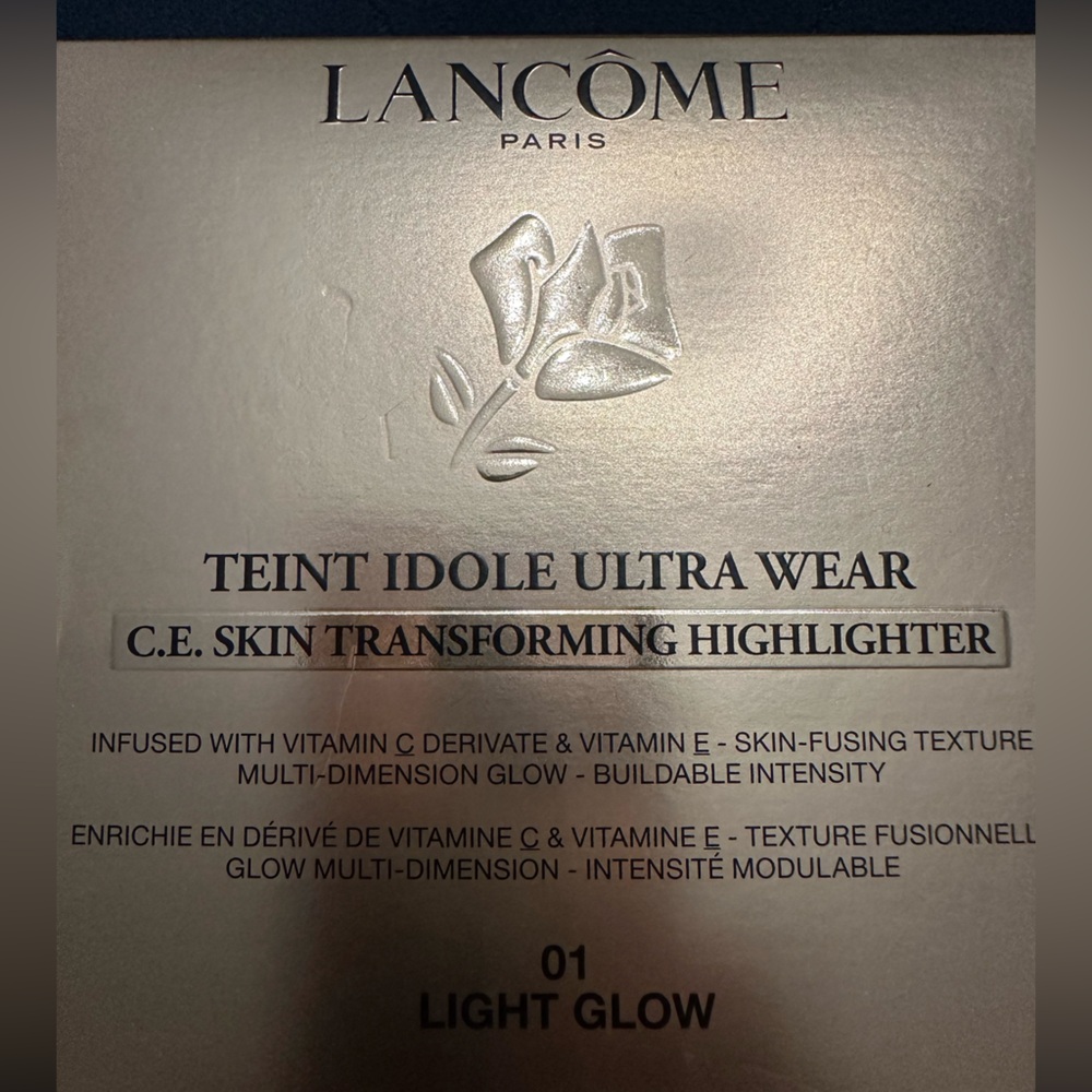 LancomeTeint Idole Ultra Wear. C. E. Skin transforming highlighter 01 Light Glow - Picture 5 of 8